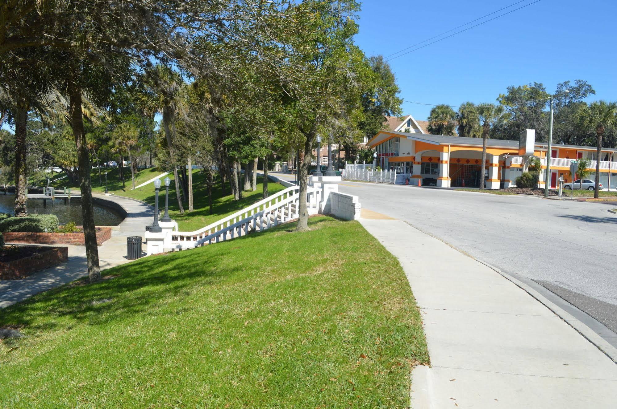 Tarpon Inn Tarpon Springs Buitenkant foto