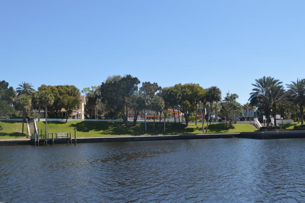 Tarpon Inn Tarpon Springs Buitenkant foto