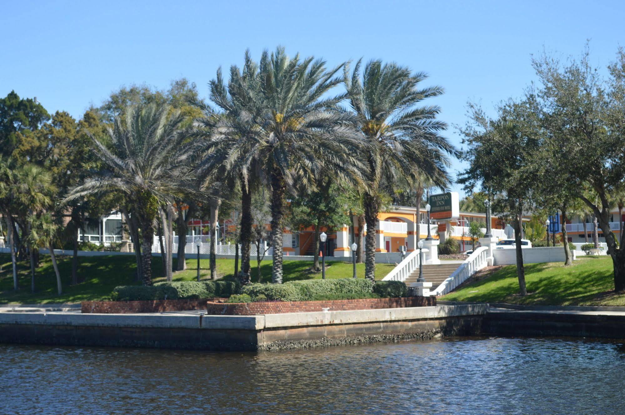 Tarpon Inn Tarpon Springs Buitenkant foto