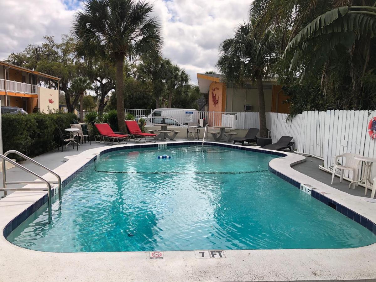 Tarpon Inn Tarpon Springs Buitenkant foto